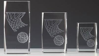 Glasblock, Basketball, Facettenschliff, schwebende 3D-Lasergravur