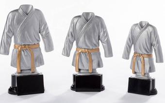Sporttrophäe, Kampfsport, im Anzugdesign von Judo/Karate, 3er Serie