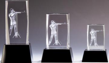 Glasblock, Schütze Damen, Facettenschliff, schwebende 3D-Lasergravur auf schwarzem Glassockel