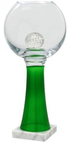 Pokal, Klarglas, runde Schale mit Glasgolfball, grüner Fuß, heller  Marmorsockel