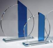 Trophäe, Klarglas, klarer Glasrondo mit hinten blau bedruckter Scheibe, 10mm, klarer Glassockel, inkl. Geschenkbox