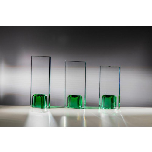 Glastrophäe, Jadeglas, Glashalter grün vorn und hinten aufgeklebt