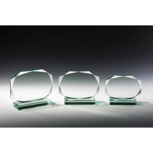 Trophäe, Jadeglas, klar, oval mit Facettenschliff